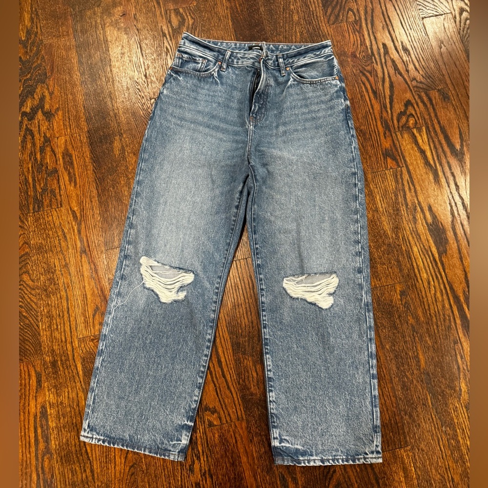 Express High Rise Straight jeans. Size 10. Rips in knees. Great condition.